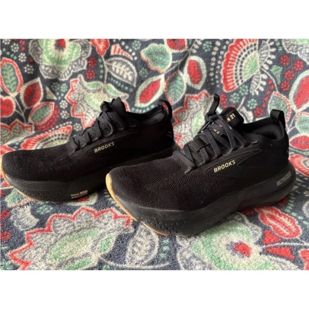 Women’s Brooks Glycerin 21 Stealth Fit Sneakers size 7